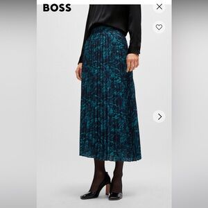 Hugo Boss Nwt A-LINE PLISSÉ SKIRT IN REGULAR FIT WITH SEASONAL PRINT